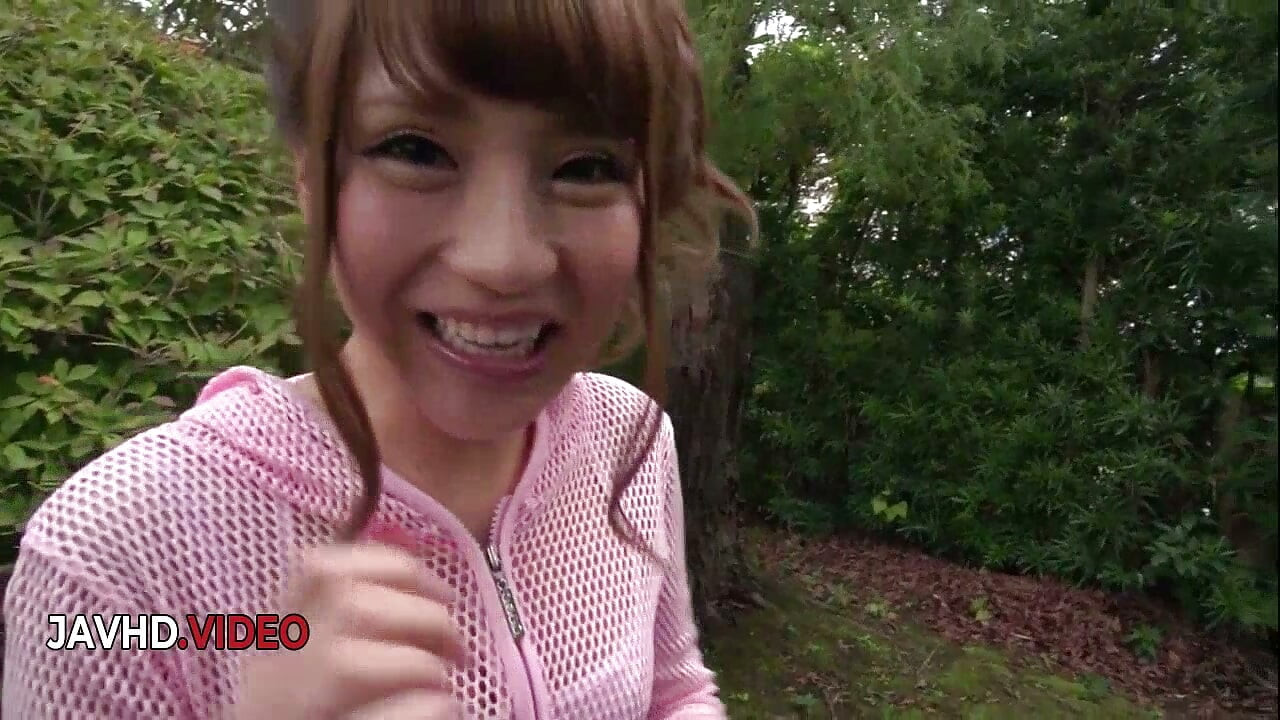 Anna Anjo's Outdoor Japanese Blowjob in the Park