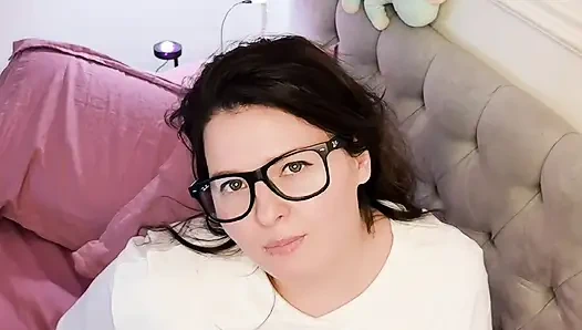 HEIßE STREBSAME PAWG-COLLEGE-MÄDCHEN LÄDT DICH EIN, ZUSAMMEN ZU KOMMEN