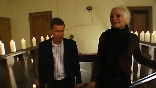 Bağlı Sarışın Güzellik Yoğun BDSM Ip Oyunu