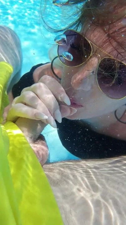 Blowjob Pool Under Water