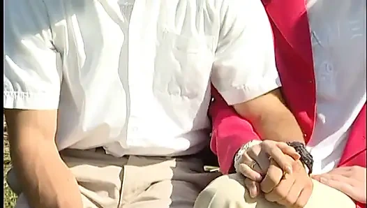 На улице с моим бойфрендом и моим лучшим другом