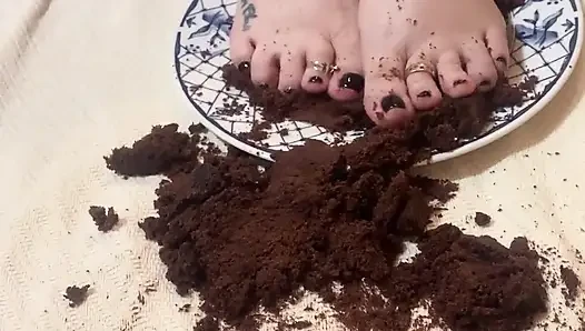 Feet Feet Feet in the Cake