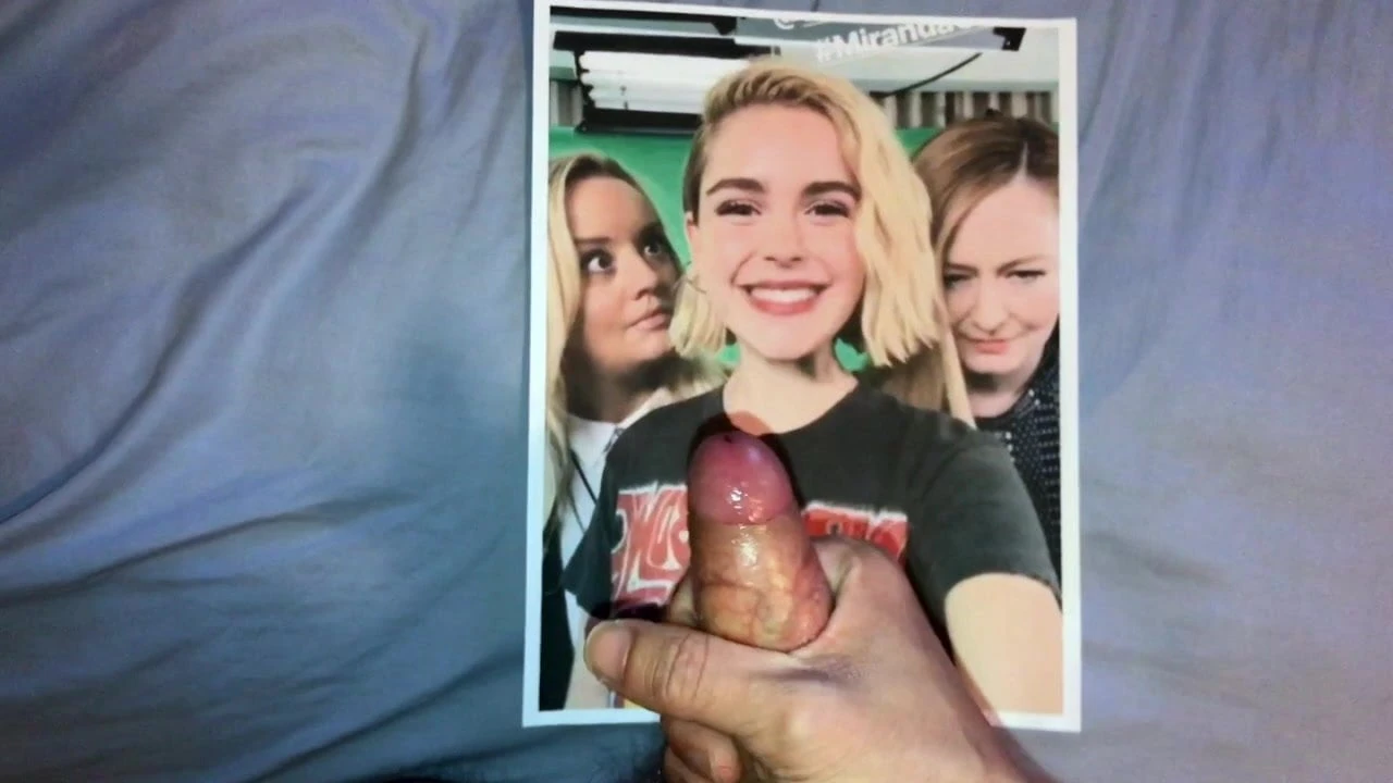 Kiernan Shipka sperma eerbetoon 6