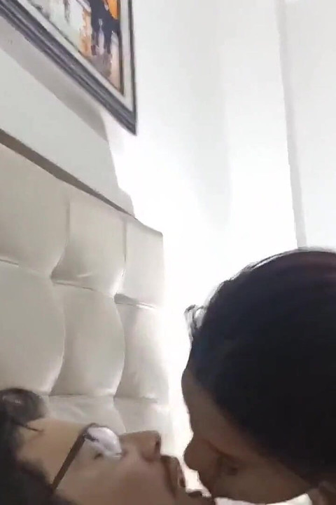 Si cewek rambut cokelat dengan toket kendor 18 tahun asal new york amerika serikat ngentot kontol besar abang tirinya bagian 3