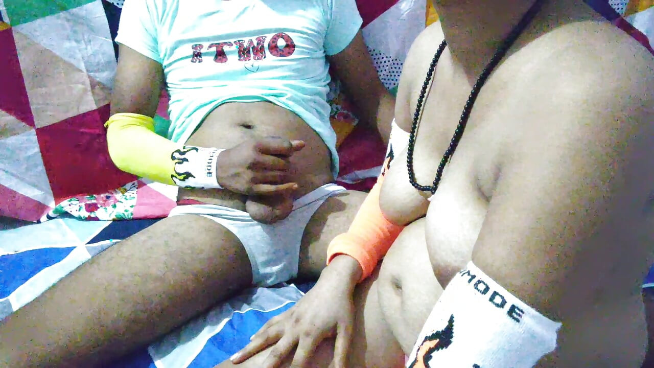 Indian desi bhabhi doggy style fuck husband in homemade amateur HD video real couple