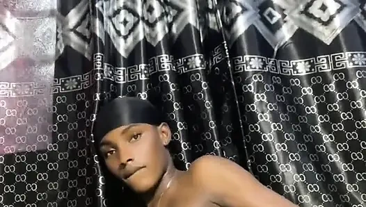 Sexy Twink Allein Zu Hause Wird Frech 1