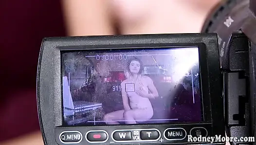 Hairy hipster nerd needs cock to continue vintage