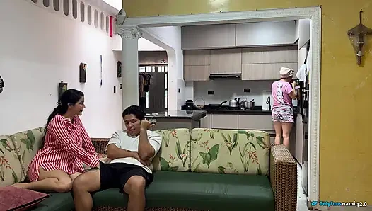 Aku di depan istriku sama temannya sendiri! Dia bahkan tidak menyadarinya!