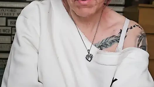 Istri nakal ini selingkuh sama teman barunya sambil ngomong jorok