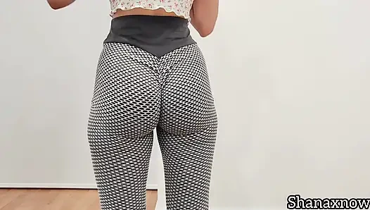 ASS DROPS CLENCH AND HOLD ASS JEANS FETISH CHANGE CLOTHES