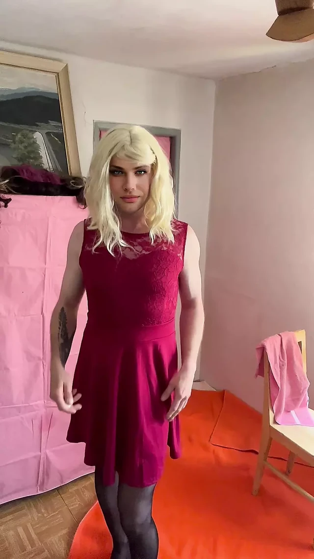 Sissy’s Crossdresing show