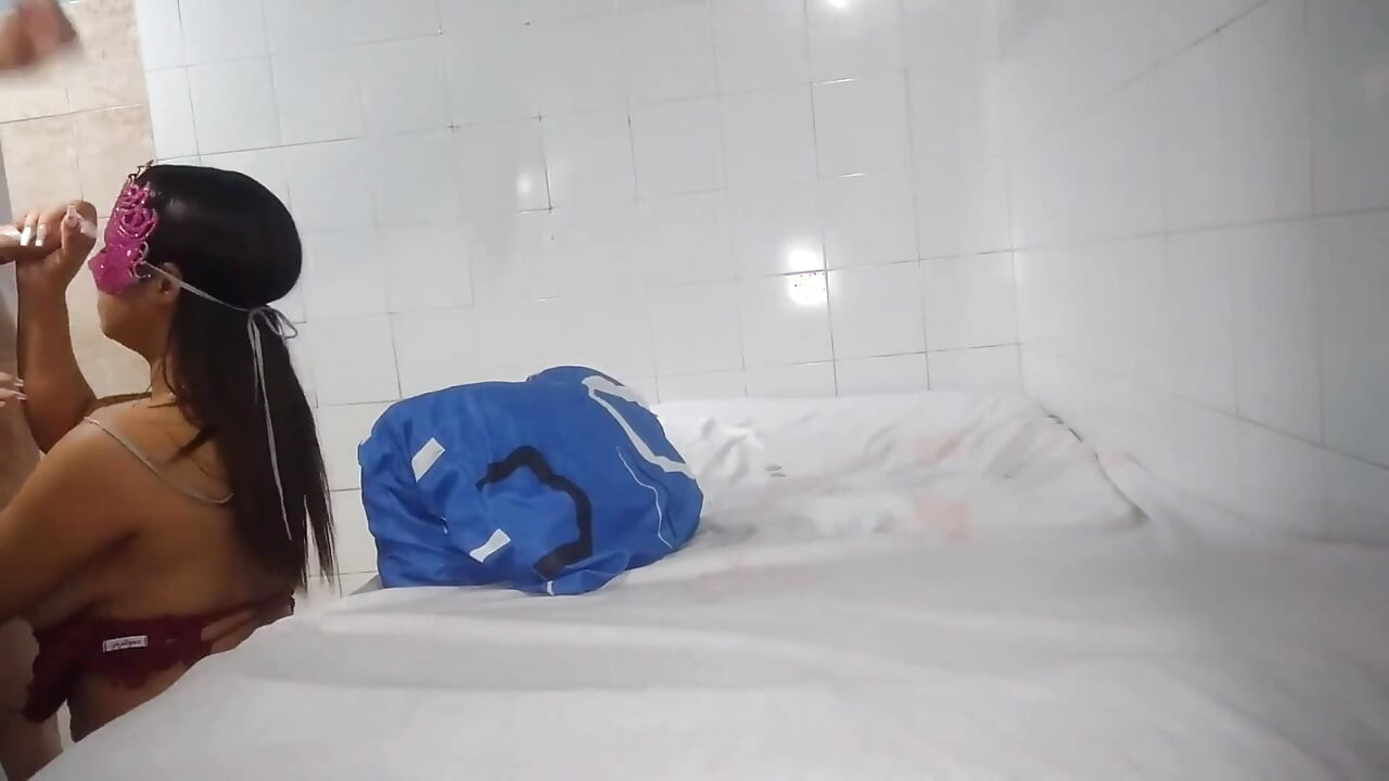 מזיין חזק את השכנה שלי