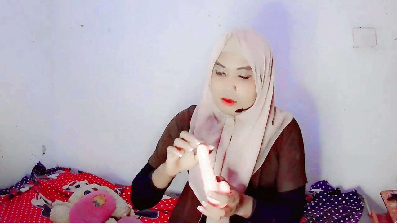 Indonesiska Sissy Hijab Anal oskuld förlorad