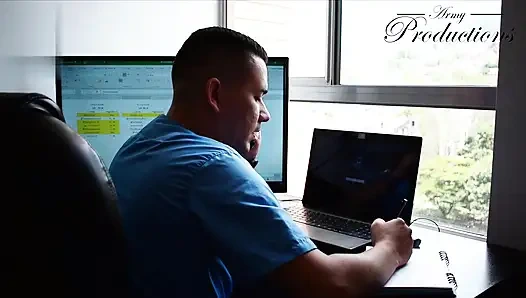 Housewife takes advantage of her husband's absence to fuck with her personal doctor