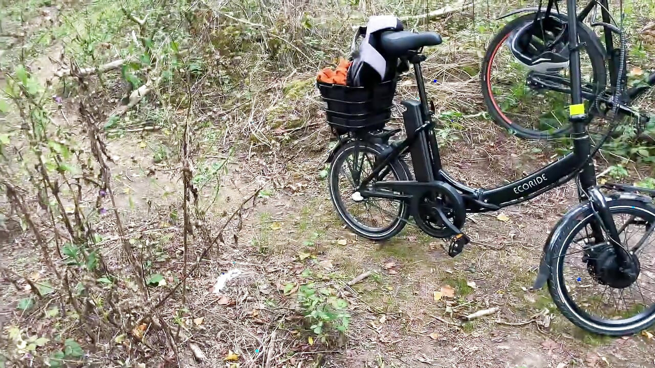 Russian Neighbor Dick in the Woods and Gives in the Ass