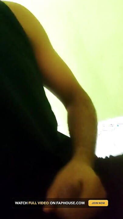 Pria hot india lagi asik masturbasi sendirian