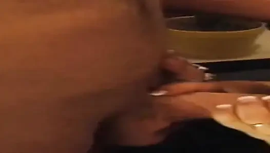 Aksi fingering ganas cewek hot ini sampai muncrat banyak banget