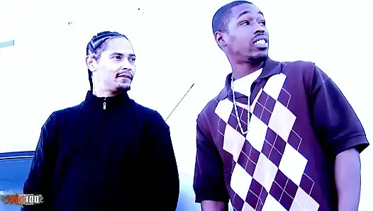 Mahlia milian si cewek semok kulit hitam dientot habis-habisan sama kontol raksasa pria kulit hitam