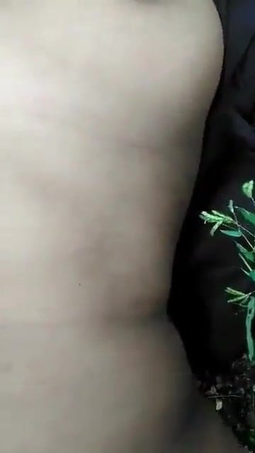 Khet me Bhabhi betrügt