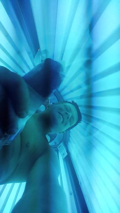 Cum monster in tanning bed
