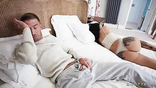 Brazzers - ein gutes zimmermädchen, coco bae kann ab einem schwanz kommen