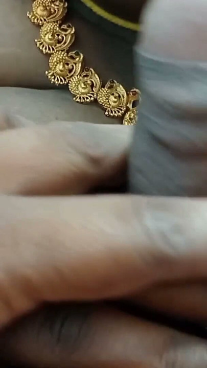 Desi Tamil bhabhi sakso çekiyor, tüm dölleri yutuyor ama hoşlanmıyor | Clip 1
