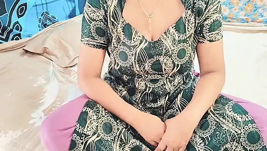 Gadis Imut Bangladesh dengan bibir merah berair menjilati dan mengisap kontol bos dan menikmati bercinta dalam misionaris.