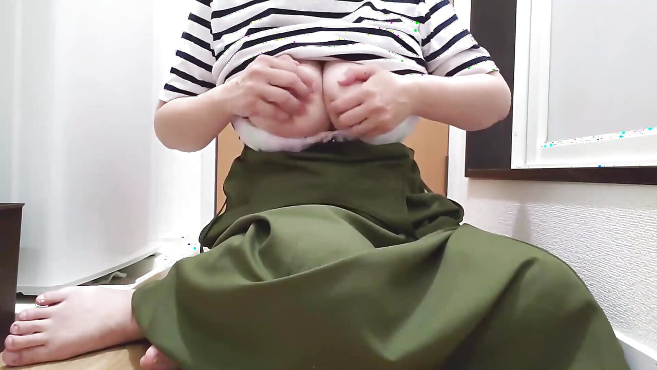 A Married Woman Feels Pleasure From Masturbating in a Lewd Way