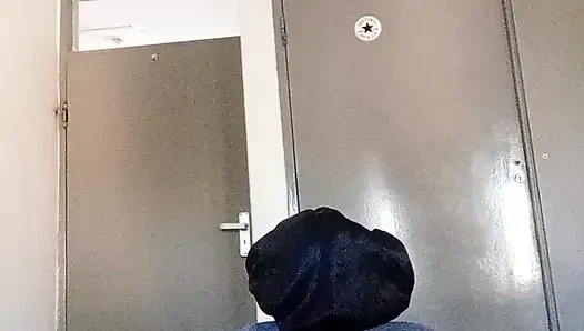 Menggosok kacangku sampai orgasme lebih banyak