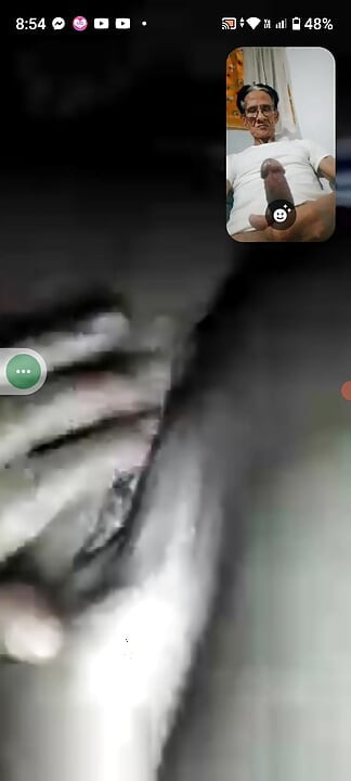 我老婆的屁股需要高潮，她想我，她用手指撫摸她濕漉漉的貓咪