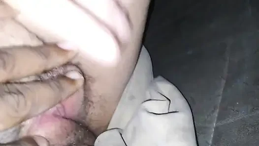 Он дал его мне в машине