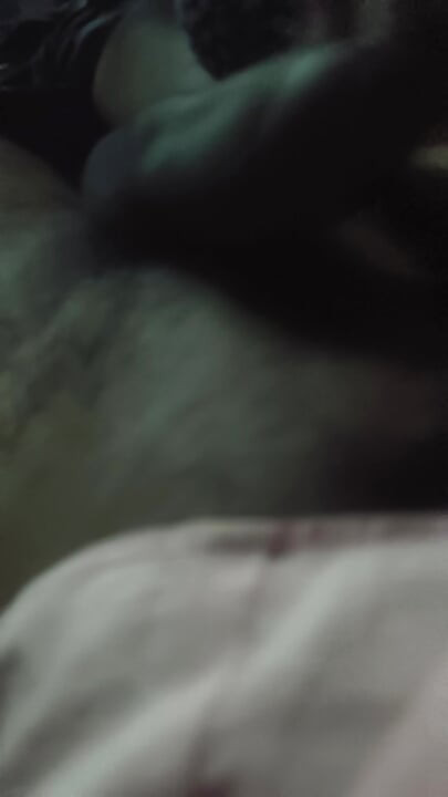 Wife aur husband raat ko sex karte hain aur bada Anand aata Hai jab andar leti Hai