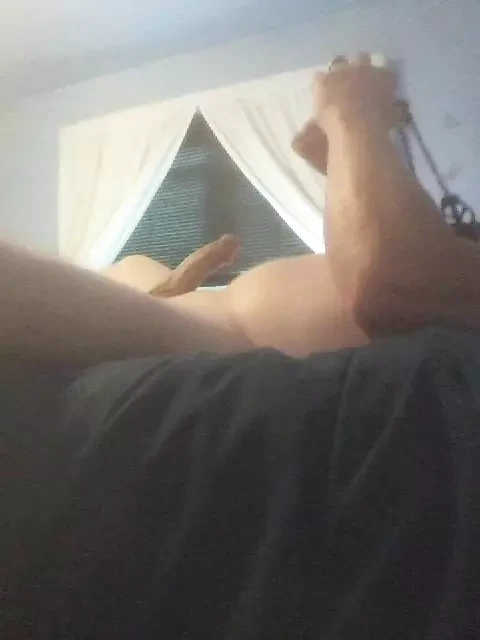 Masturbating to cum