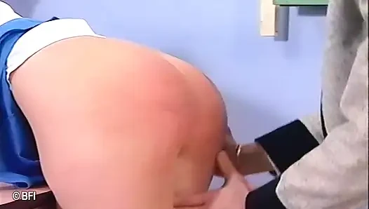 Специальный выпуск со шлепаньем с горячими тинками