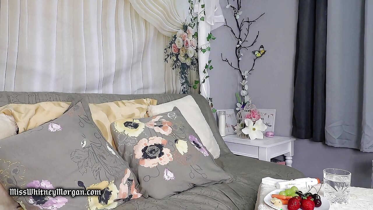 Miss Whitney Morgan's Neighbor Has a Secret Voresnack Fetish