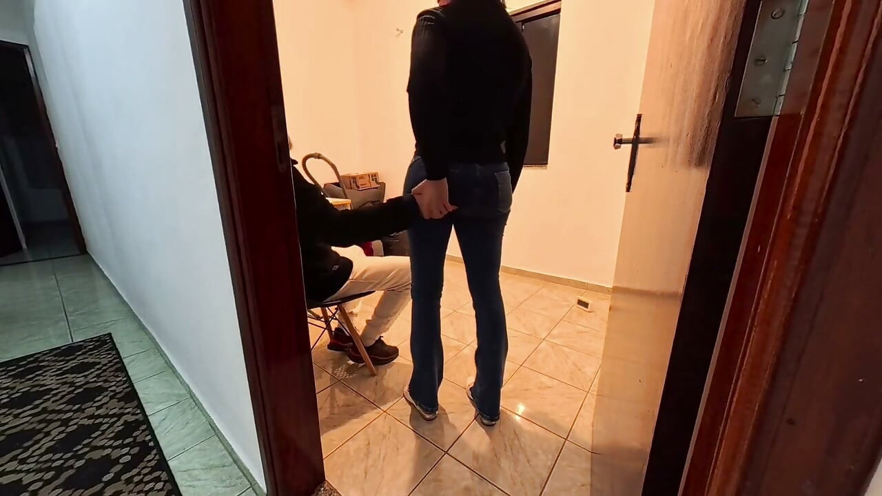 Çalışanlar şirketin stoklarında oynaşıyor.