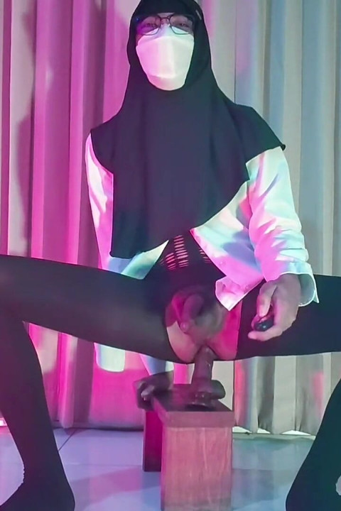 The Muslim College Student Is a Cock-hungry Slut