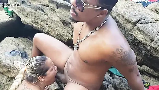 Tujuan saya adalah untuk mengisap kontol catra