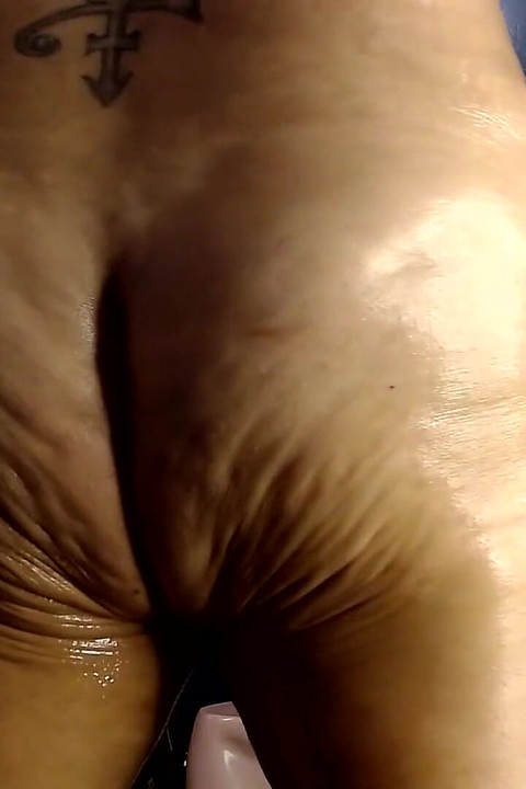 Big Jiggly Oiled Ass Shaking Bounce Clench