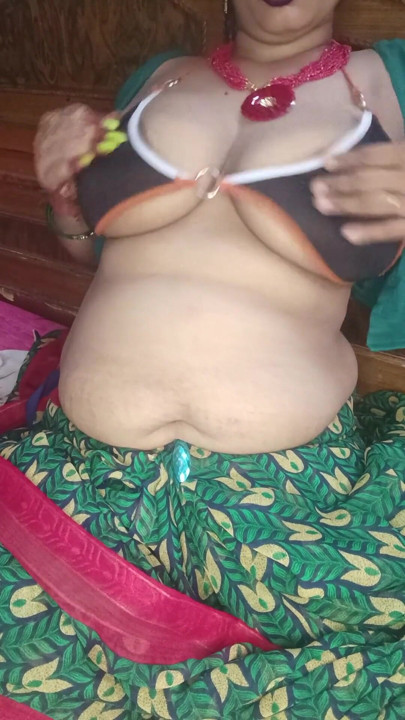 I want big black dick... Indian bbw wife saree dance and nude show | Clip 3