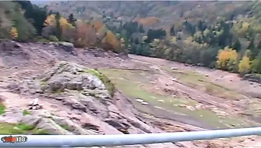 Vayana: larry peduli sama turis cantik