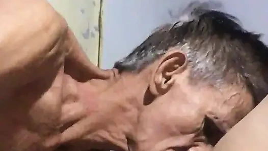 Zur muschi meiner ehefrau löffeln