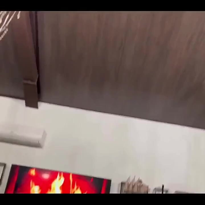 Orta yaşlı seksi kadın genç bir sevgiliyi davet etti