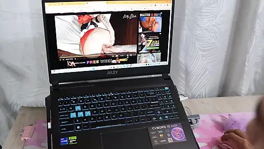 Der Computertechniker fängt an, Pornos meiner Frau zu schauen-.-