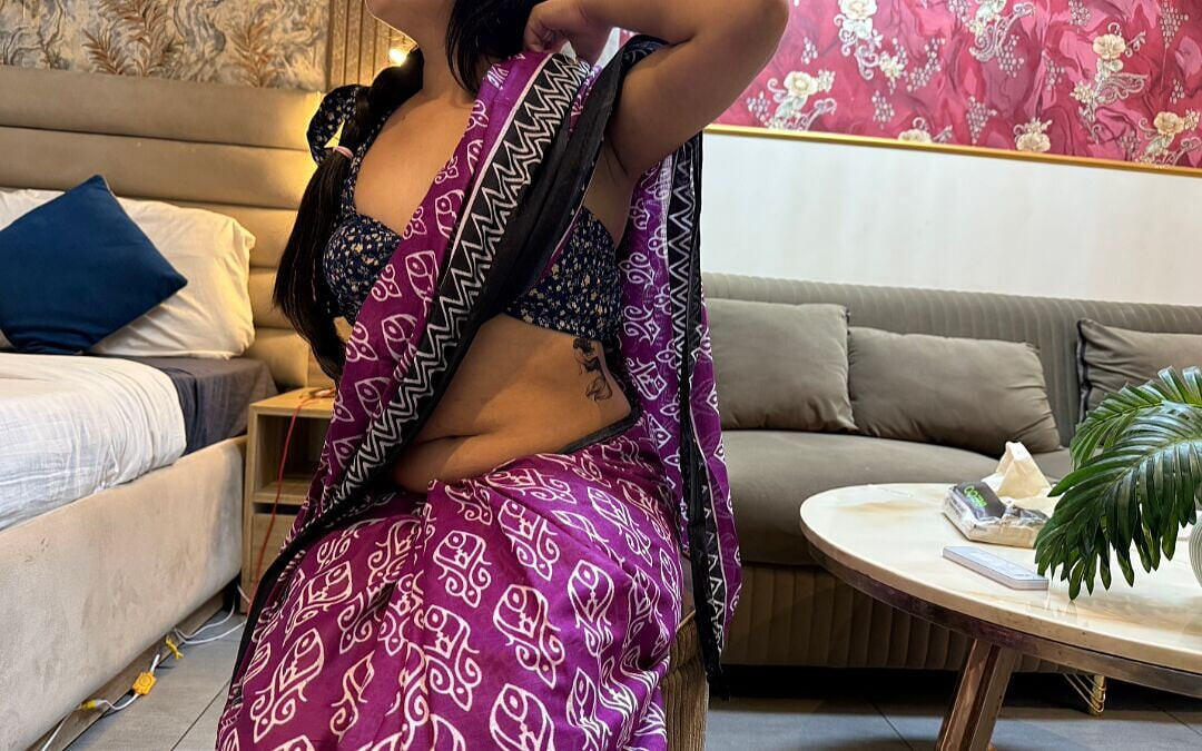 After Uncle Went to Office, I Broke the Seal of Aunty's Pussy
