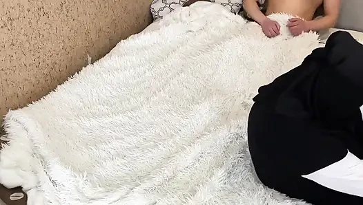 Arap orta yaşlı seksi kadının taytına boşalma