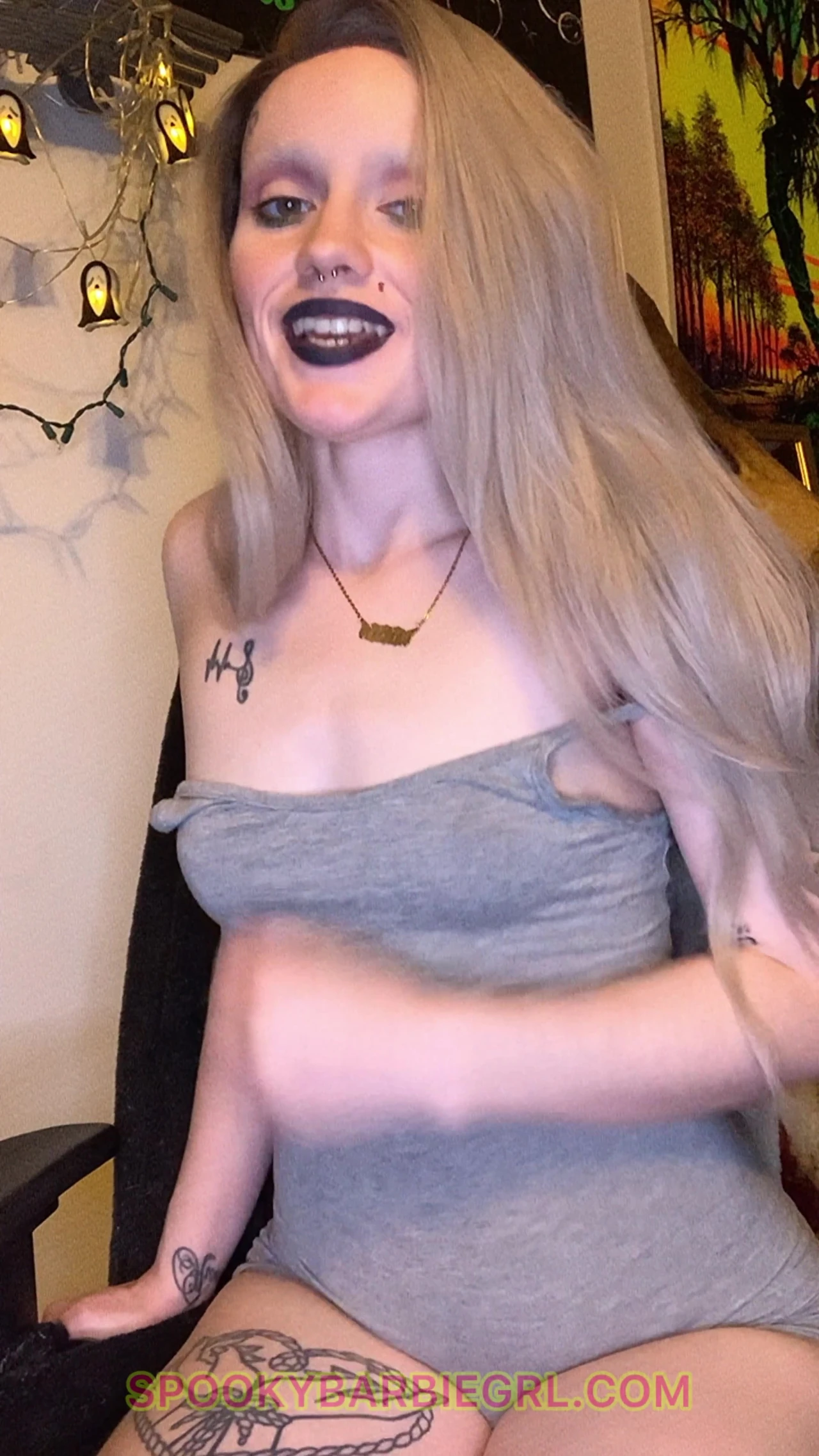 SPOOKYBARBIEGRL GOTH HOMEWRECK JOI - KÜÇÜK MEMELER DAHA IYI