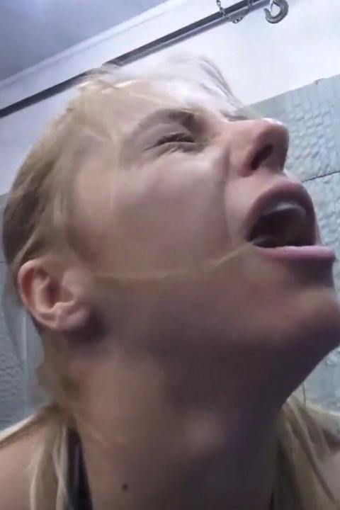 Lesbijki get to have some nieaughty Wrestling (wmv)
