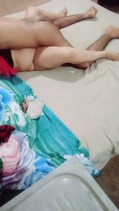 Saya memasukkan zakar saya