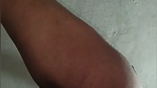 Meri bibi mere dost se chudate huye pakadi gae rat ko